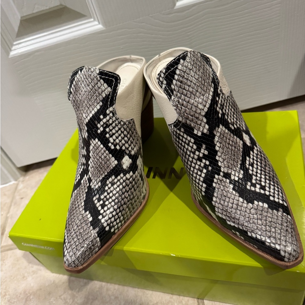 Gianni Bini Black and White Snakeskin Mules